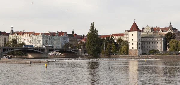 Moldauufer. Prag. Tschechische Republik. — Stockfoto