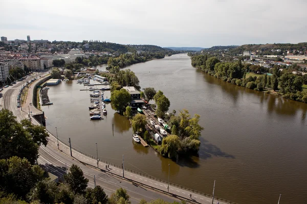 PRAGUE, CZECH REPUBLIC-SEPTEMBER 05, 2015: Photo of  View of the Vltava River. — Stock Photo, Image