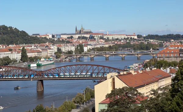 Uitzicht van Praag vanaf het observatie dek. Visegrad. Praag. Tsjechische Republiek. — Stockfoto