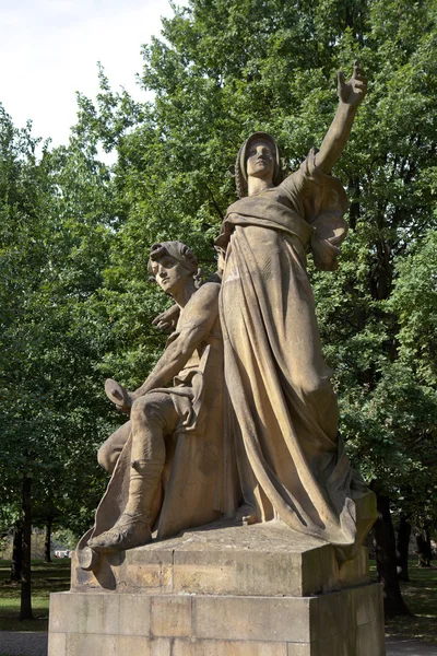 Escultura Premysl e Libuse JW Myslbek (1881) em Visegrad. Praga. República Checa . — Fotografia de Stock