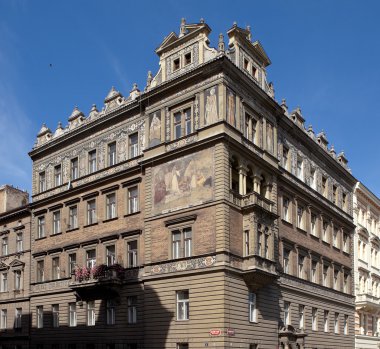 Konut boya ile çek neo-Rönesans tarzında Janacek setin içinde bina. Prag. Çek Cumhuriyeti.