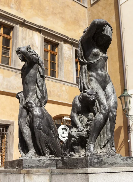 Escultura Jan Stursa "Noche y día". Praga. República Checa . —  Fotos de Stock