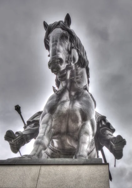 Foto da estátua equestre de Jan Zizka em Vitkov Hill . — Fotografia de Stock