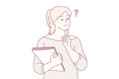 Kafasının üstünde soru işareti olan panoyu tutan düşünceli genç bir kadın seçenekleri ve listeyi değerlendiriyor.,