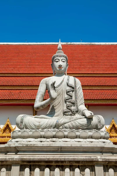 Großes Buddha-Bild. — Stockfoto