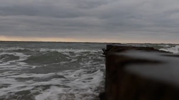 Olas Mar Golpeando Orilla — Vídeos de Stock