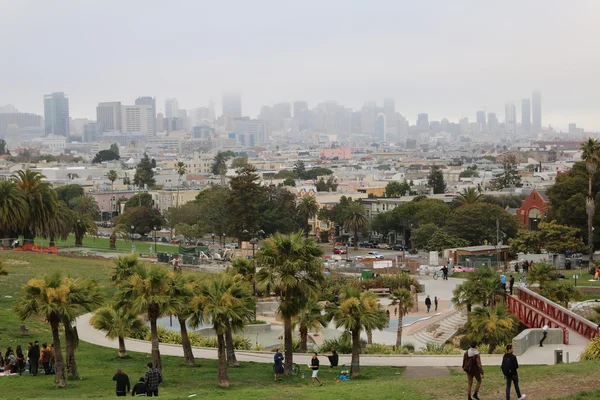 Lombard Street on Russian Hill San Francisco, California — Stock Photo, Image