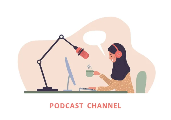 Koncepcja podcastu. Islamska kobieta w słuchawkach przy stole nagrywa transmisję audio. — Wektor stockowy