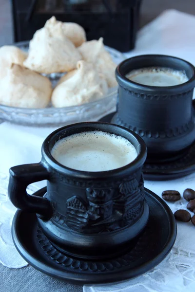Koffie met room en meringue. — Stockfoto