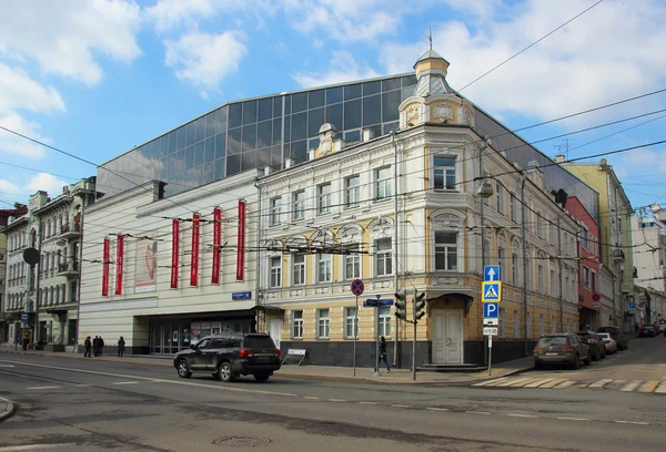 8 de abril de 2016, Moscovo, Rússia, sobre o tipo de edifício Multimedia Complex of Actual Art . — Fotografia de Stock