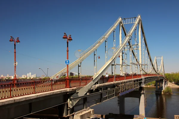  Park köprü ve nehir Dnieper görünümünü.
