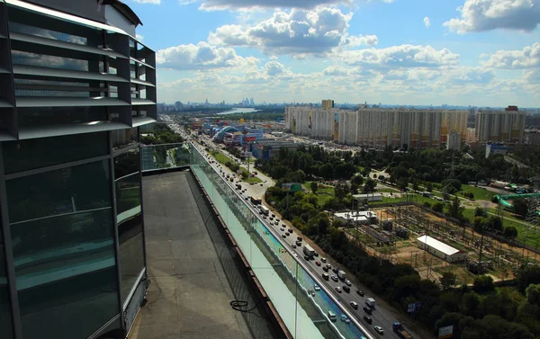 Moskva, Rusko, 23. srpna 2014, pohled ze střechy úřední budovy "Mebe 1" na Moskvu — Stock fotografie
