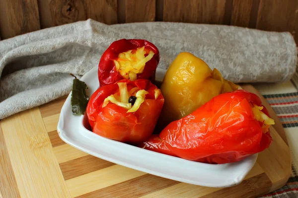 Pimentos de repolho recheados, prontos para comer — Fotografia de Stock