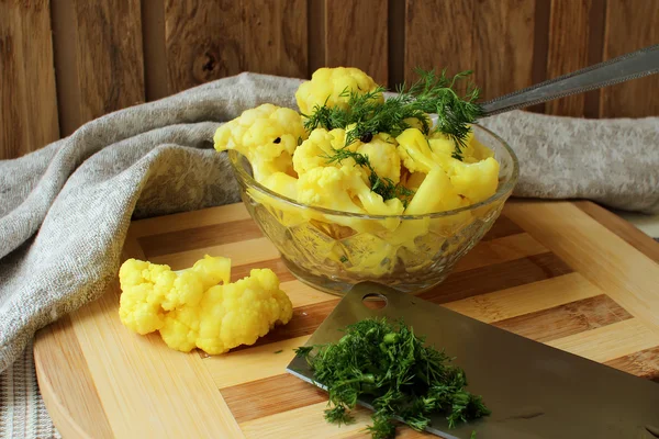 Salted cauliflower, spiced and sprinkled with dill — Stock Photo, Image