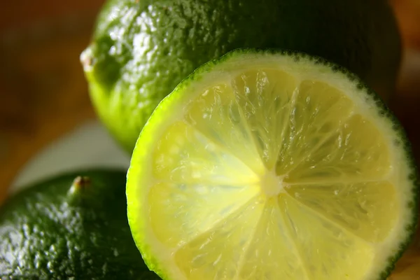 Tranche de citron vert gros plan — Photo