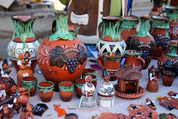 Chişinău, Moldavien, 10.14.2014,For försäljning keramiska produkter vid firandet av staden Chişinău — Stockfoto