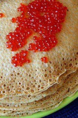 Kırmızı havyar, smear üzerinde gözleme