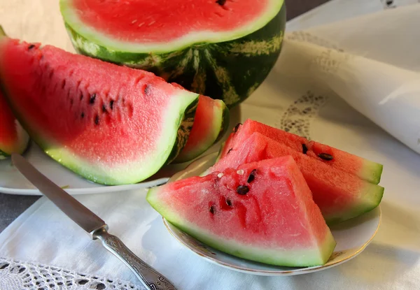 Ripe melon cut into pieces — Stock Photo, Image