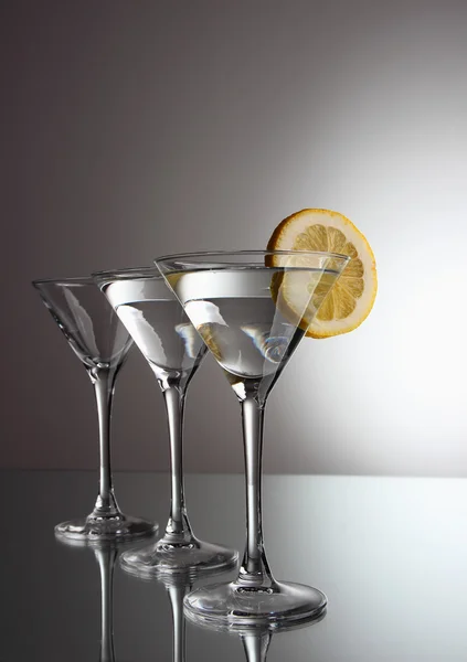 Glazen martini — Stockfoto