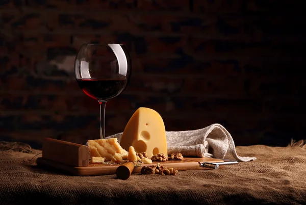 Nature morte "Vin et fromage ". — Photo