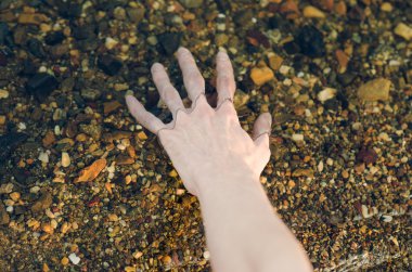 Nehir su Tema: nehir su insan eli dokunur
