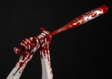 bir beyzbol sopası, kanlı beyzol sopasıyla tutan kanlı el yarasa, kan sporu, katil, zombi, Cadılar Bayramı Tema, izole, siyah arka plan.