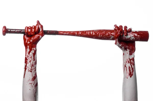 Mano insanguinata in possesso di una mazza da baseball, una mazza da baseball sanguinosa, pipistrello, sport del sangue, assassino, zombie, tema di Halloween, isolato, sfondo bianco . — Foto Stock