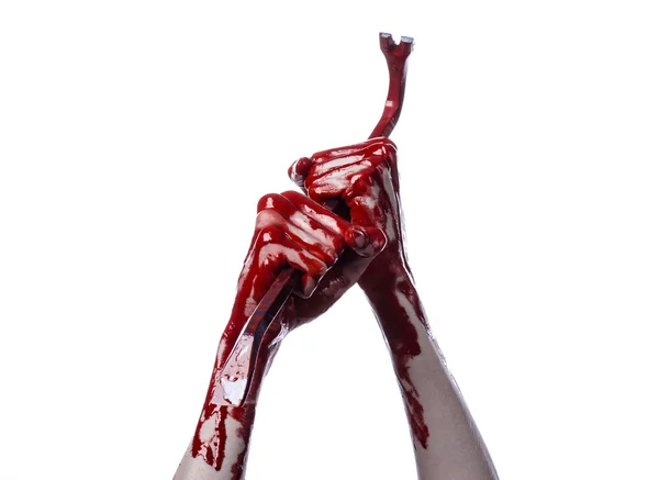 Véres kezét egy feszítővasat, horog kéz, halloween témát, gyilkos zombik, fehér háttér, elszigetelt, véres feszítővasat — Stock Fotó