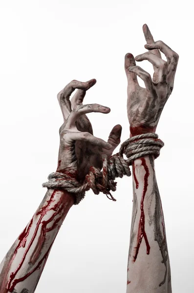 Elleri bağlı, ipe bir beyaz arka plan, izole, adam kaçırma, zombi, şeytan eller, çamur, kanlı — Stok fotoğraf