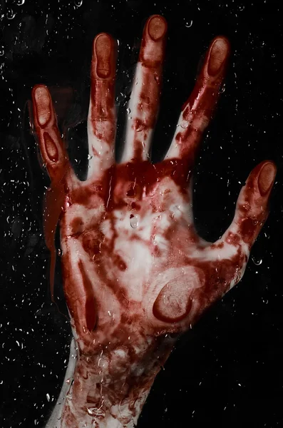 De bloedige hand op het natte glas, het bloedige venster, een afdruk van bloedige handen, zombie, demon, killer, horror — Stockfoto