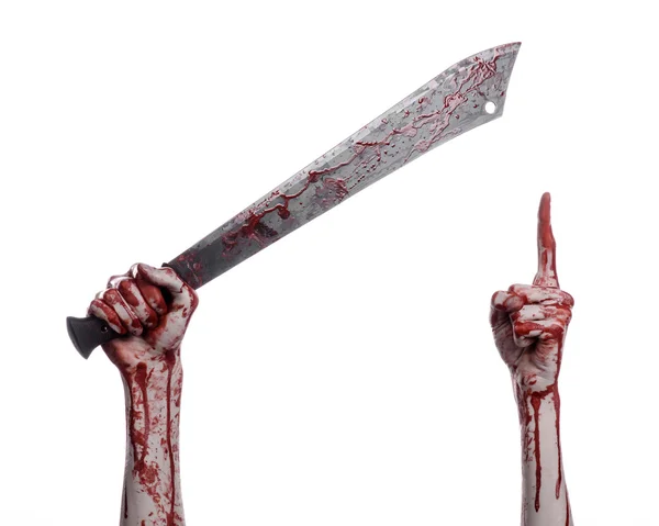 Tema de Halloween: mano sosteniendo un machete sangriento sobre un fondo blanco — Foto de Stock