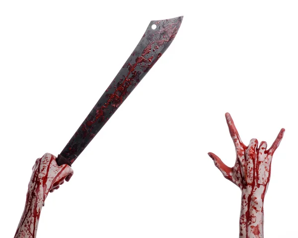 Halloween téma: ruka drží krvavé mačety na bílém pozadí — Stock fotografie