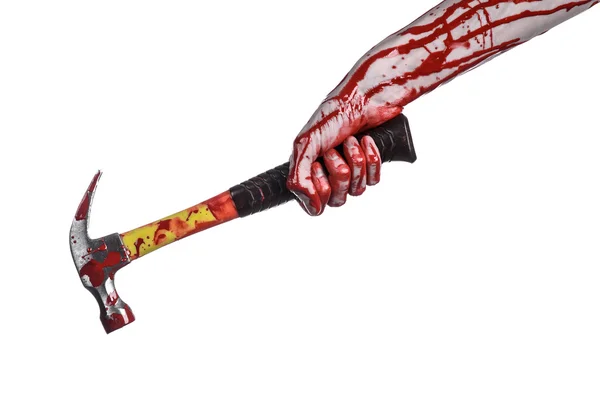 Blutiges Halloween-Thema: Blutige Hand mit blutigem Hammer auf weißem Hintergrund — Stockfoto