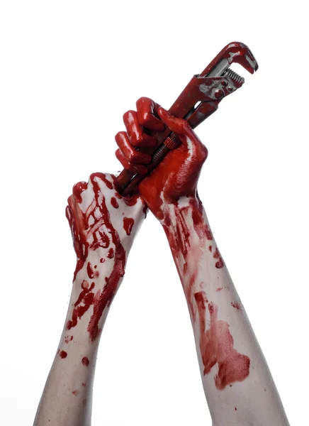 Bloedend hand met een verstelbare sleutel, bloedige sleutel, gek loodgieter, bloedige thema, halloween thema, witte achtergrond, geïsoleerd, bloedige hand van een moordenaar, bloedige moordenaar, psycho, bloedige aap wrenc — Stockfoto