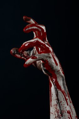 Kanlı Halloween Tema: korkunç zombi iblis kanlı eller üzerinde siyah bir arka plan