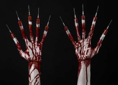 Kanlı el parmakları, ayak parmakları şırınga, el şırınga, korkunç kanlı el, halloween Tema, zombi Doktor, izole siyah arka plan, şırınga ile