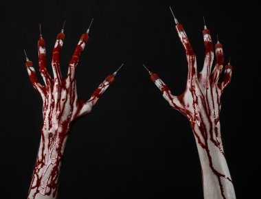 Kanlı el parmakları, ayak parmakları şırınga, el şırınga, korkunç kanlı el, halloween Tema, zombi Doktor, izole siyah arka plan, şırınga ile