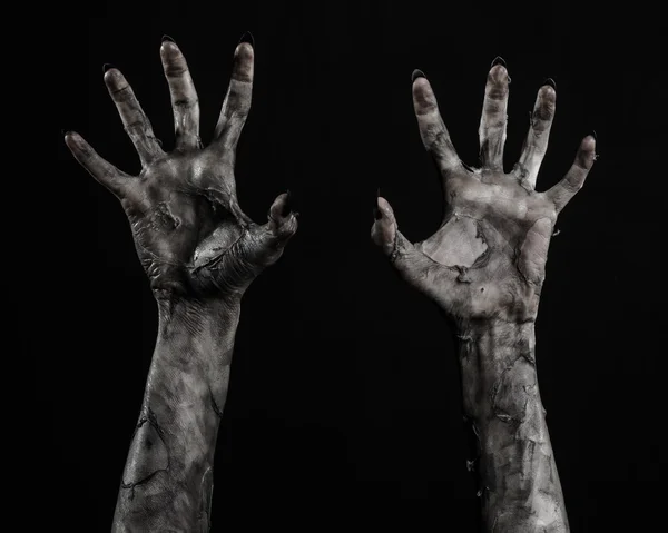 Zwarte hand van de dood, het lopen dood, zombie thema halloween thema, zombie handen, zwarte achtergrond, geïsoleerd, hand van dood, Mama handen, de handen van de duivel, zwarte nagels, handen monster — Stockfoto