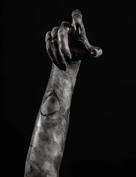 Mano nera della morte, i morti viventi, tema zombie, tema Halloween, mani zombie, sfondo nero, isolato, mano della morte, mani mummia, le mani del diavolo, chiodi neri, mani mostro — Foto Stock