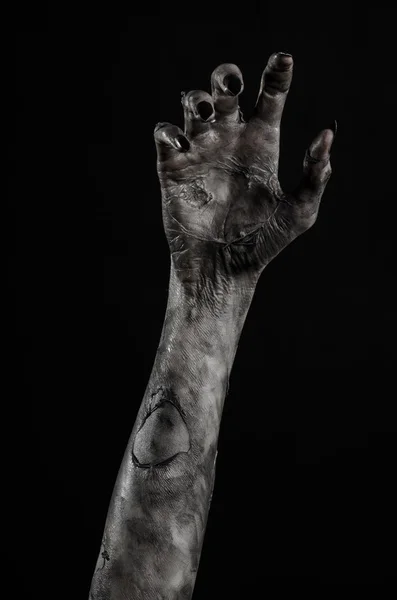 Mano nera della morte, i morti viventi, tema zombie, tema Halloween, mani zombie, sfondo nero, isolato, mano della morte, mani mummia, le mani del diavolo, chiodi neri, mani mostro — Foto Stock