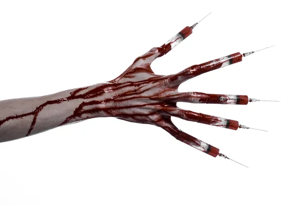 Bloedige hand met spuit op de vingers, tenen spuiten, hand spuiten, verschrikkelijk bloedige hand, halloween thema, zombie arts, witte achtergrond, geïsoleerd — Stockfoto