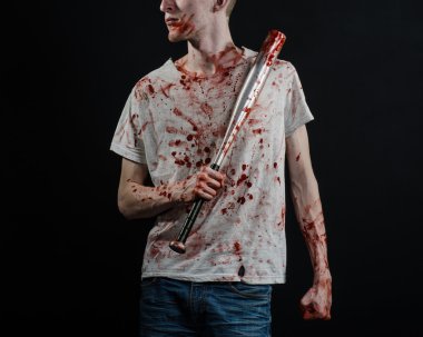 Kanlı Konu: kanlı bir yarasa siyah bir arka plan üzerinde tutarak Kanlı tişört giyen