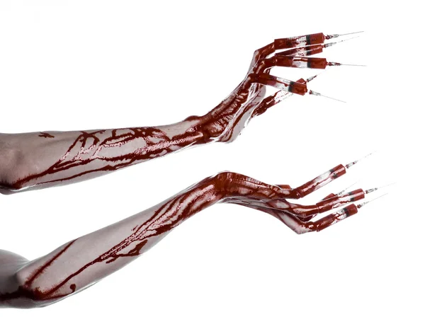 Bloody hand with syringe on the fingers, toes syringes, hand syringes, horrible bloody hand, halloween theme, zombie doctor, white background, isolated — Stock Photo, Image