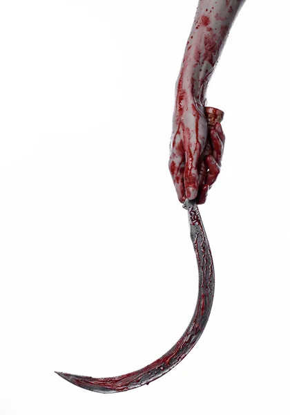 Bloedend hand met een sikkel, sikkelcelanemie bloedige, bloedige scythe, bloedige thema, halloween thema, witte achtergrond, geïsoleerde, killer, psycho, thug, een bloedige mes, bloedend handen van zombies, cutthroat — Stockfoto