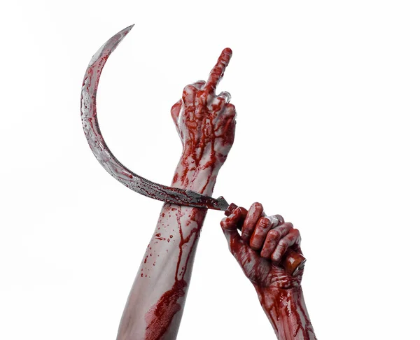 Blutige Hand mit Sichel, Sichel blutig, blutige Sense, blutiges Thema, Halloween-Thema, weißer Hintergrund, isoliert, Killer, Psycho, Schläger, ein blutiges Messer, blutige Hände von Zombies, Cutthroat — Stockfoto