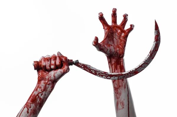 Bloedend hand met een sikkel, sikkelcelanemie bloedige, bloedige scythe, bloedige thema, halloween thema, witte achtergrond, geïsoleerde, killer, psycho, thug, een bloedige mes, bloedend handen van zombies, cutthroat — Stockfoto