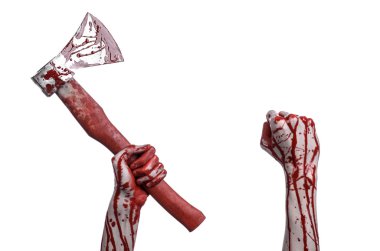 Kanlı Halloween Tema: Studio beyaz arka plan üzerinde izole bir lanet Kasap'ın balta tutan kanlı el