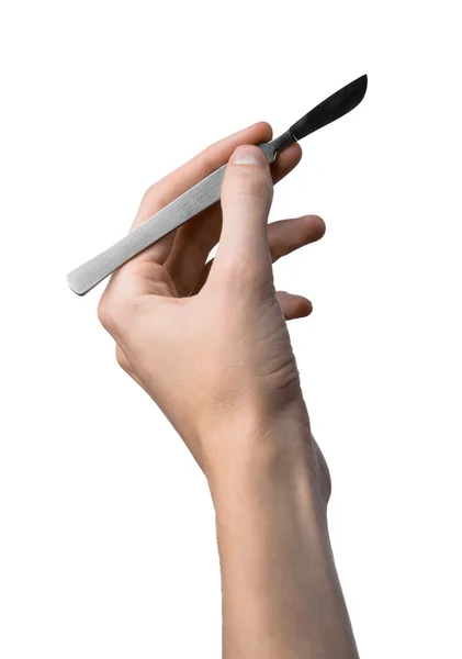 De hand met de scalpel, witte achtergrond, geïsoleerd — Stockfoto