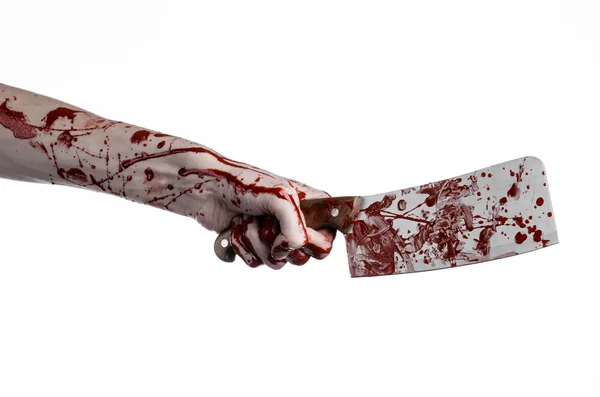 피 묻은 할로윈 테마: 고립 된 흰색 배경에 큰 피 묻은 부엌 칼을 들고 피 묻은 손 — 스톡 사진