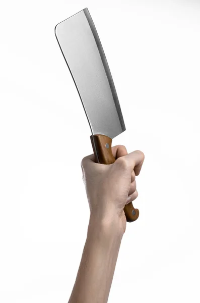 Ruka drží nůž na maso, sekáček, šéfkuchař drží nůž, velký nůž, kuchyňský nůž, kuchyň téma, bílé pozadí, izolované, řeznický nůž — Stock fotografie